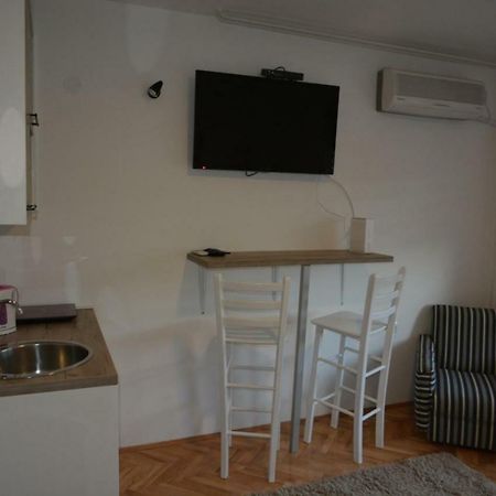 Viv Apartment 1 Ni Exteriör bild